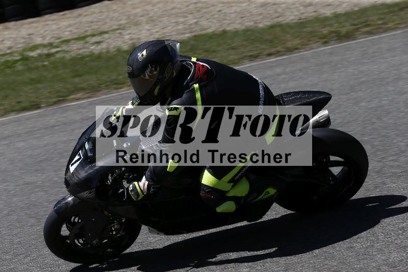 /15 22.05.2026  Plüss Moto Sport  Discover the Bike ADR /Gruppe gruen - Bike 1/7